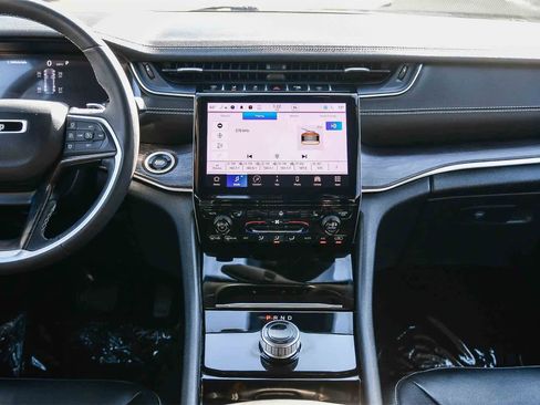 Used 2023 Jeep Grand Cherokee Limited w/ Black Appearance Package image 12