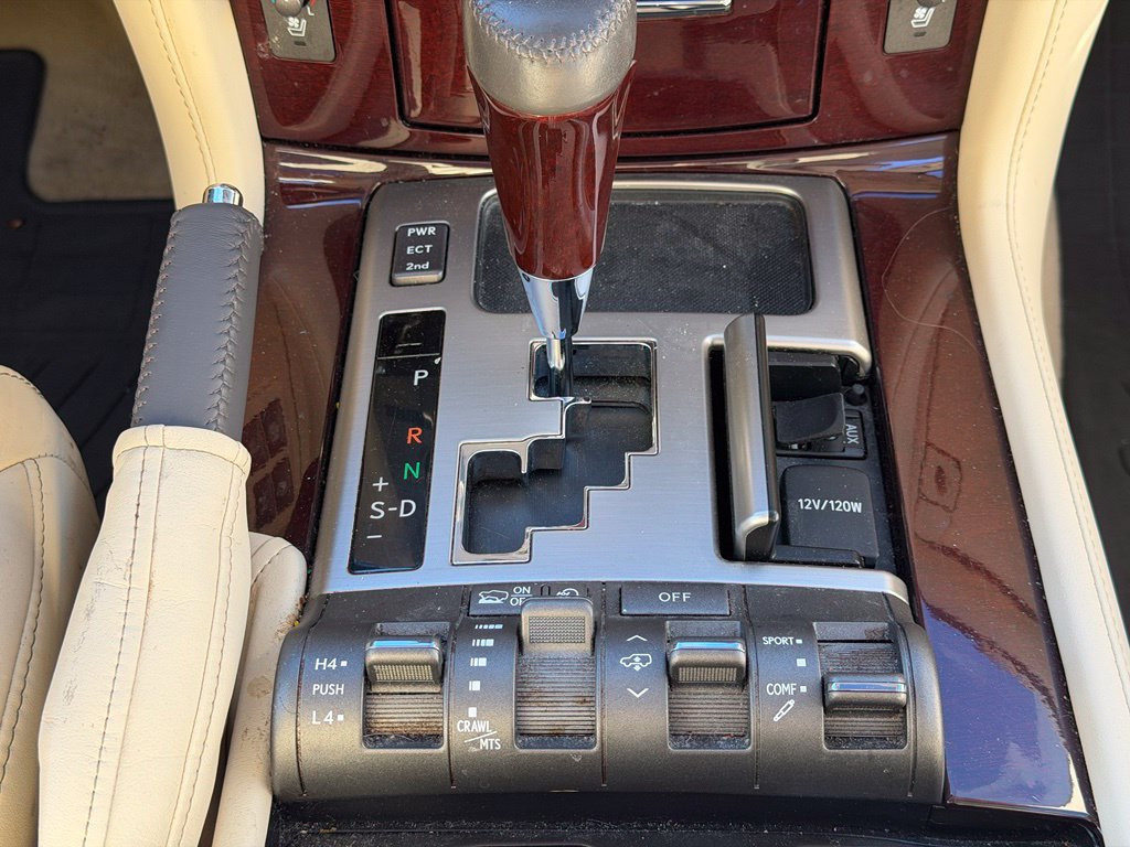 Used 2015 Lexus LX 570 4WD w/ Luxury Package image 15