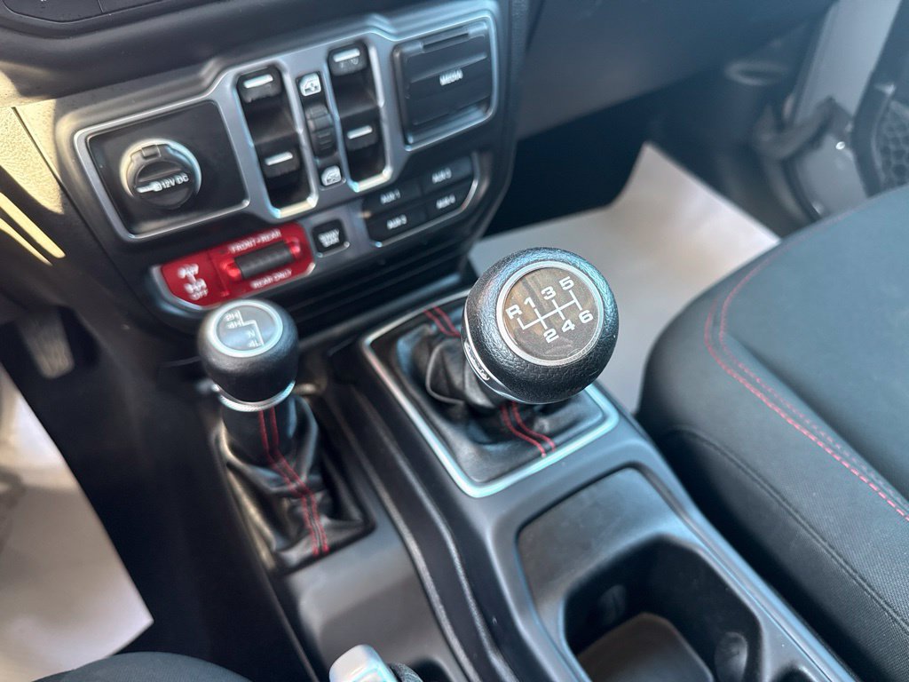 Used 2018 Jeep Wrangler Unlimited Rubicon AWD/4WD image 2