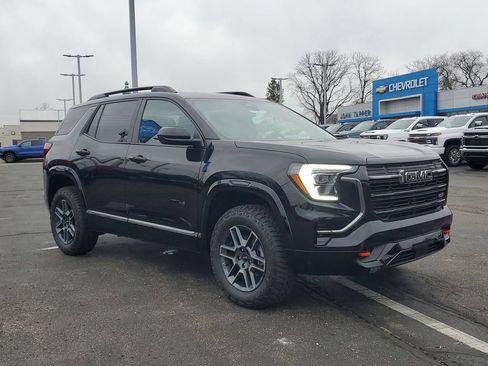 New 2026 GMC Terrain AT4 w/ LPO, Black Badging Package AWD/4WD image 9