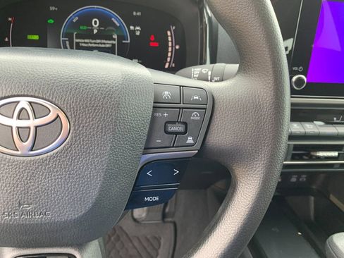 Used 2026 Toyota Camry LE FWD image 28