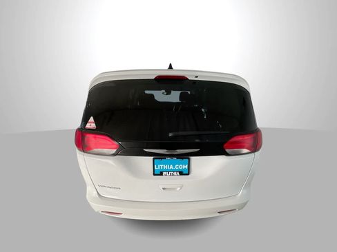 Used 2023 Chrysler Voyager LX FWD image 7