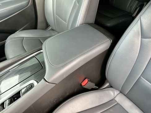 Used 2022 Buick Enclave Premium image 16