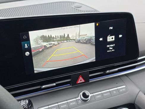 Used 2024 Hyundai Elantra SEL image 33