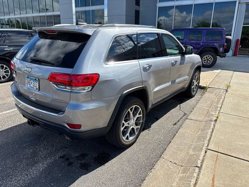 Used 2019 Jeep Grand Cherokee Limited w/ Trailer Tow Group IV AWD/4WD image 4