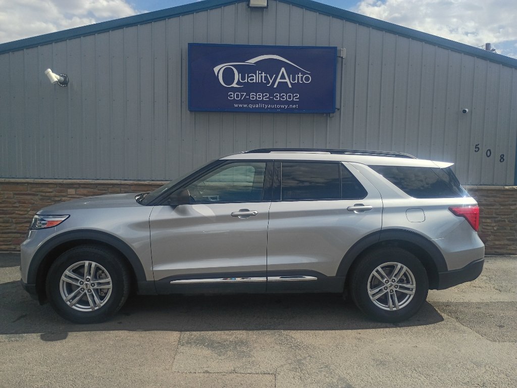Used 2023 Ford Explorer XLT w/ Equipment Group 202A RWD image 1
