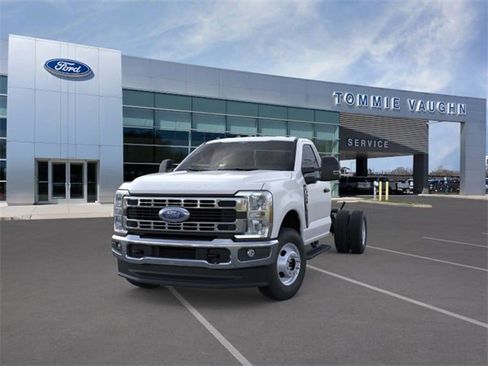 New 2025 Ford F350 XL w/ XL Chrome Package AWD/4WD image 2