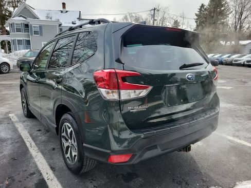 Used 2023 Subaru Forester Premium image 6