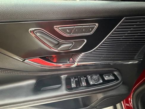 Used 2021 Lincoln Corsair AWD image 28
