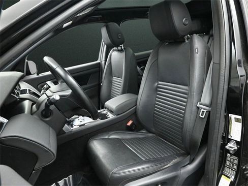Used 2021 Land Rover Discovery Sport SE image 12