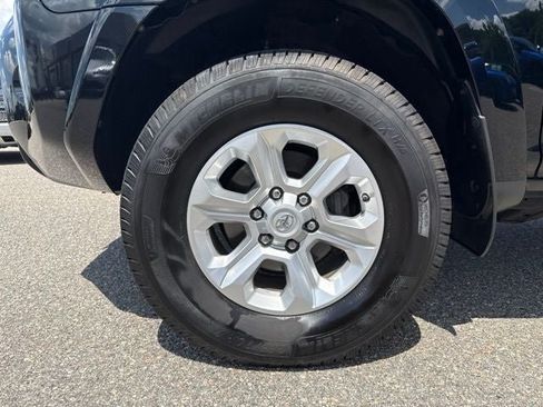 Used 2018 Toyota 4Runner SR5 AWD/4WD image 6