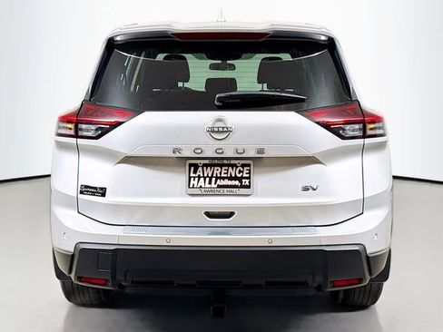 Used 2024 Nissan Rogue SV image 5