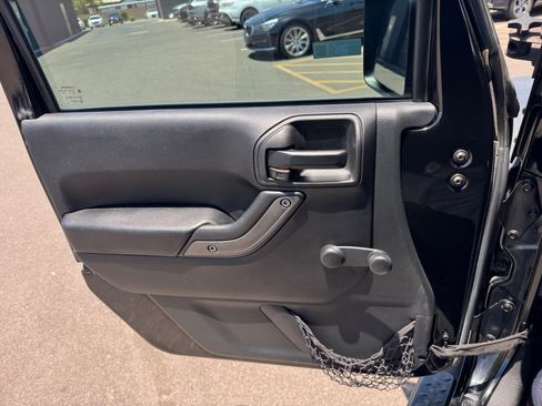 Used 2017 Jeep Wrangler Unlimited Sport AWD/4WD image 13