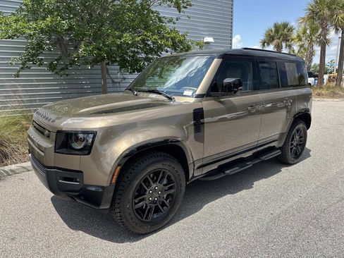 New 2026 Land Rover Defender 110 X-Dynamic SE AWD/4WD image 1