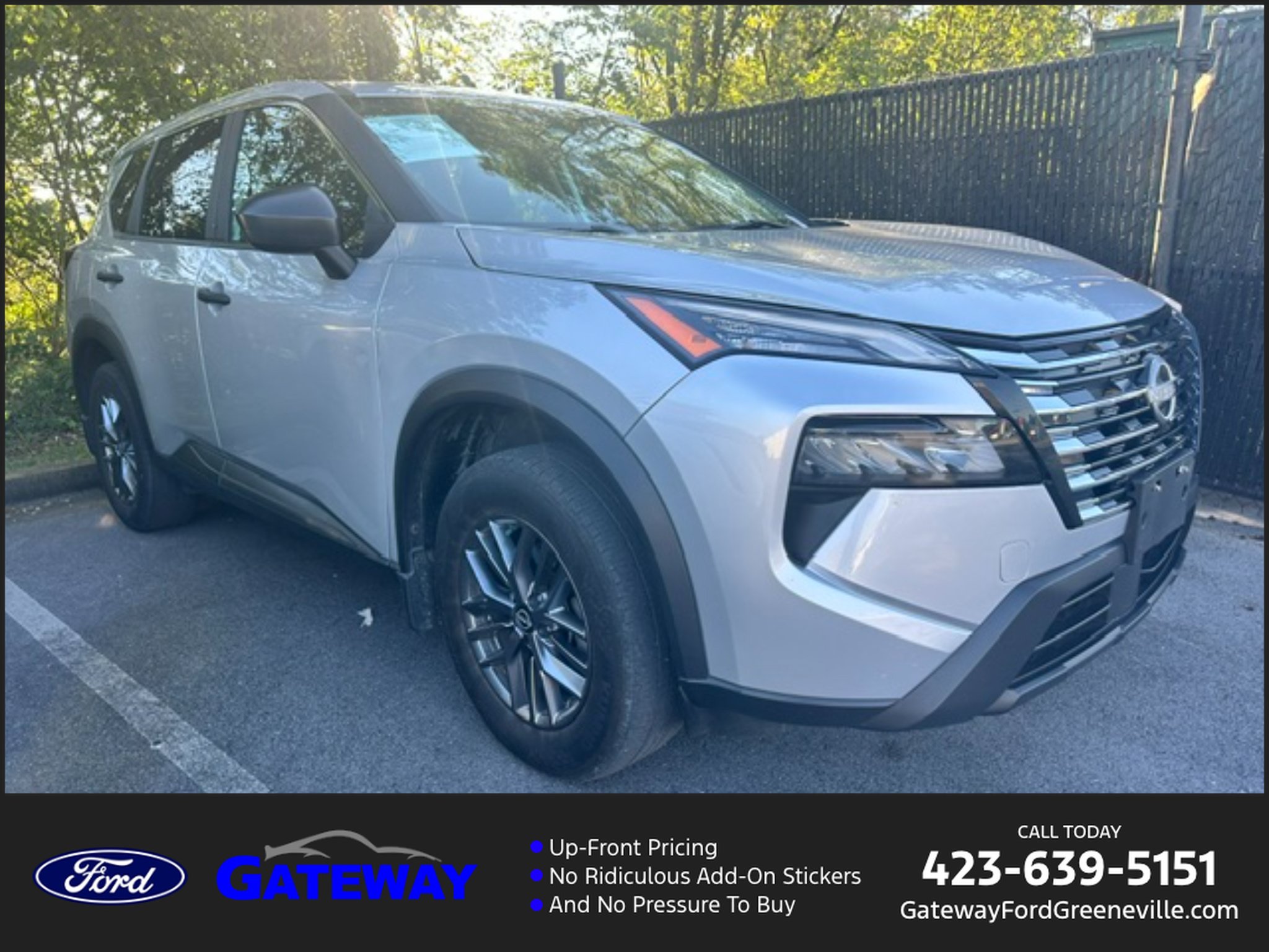 Used 2024 Nissan Rogue S AWD/4WD image 1