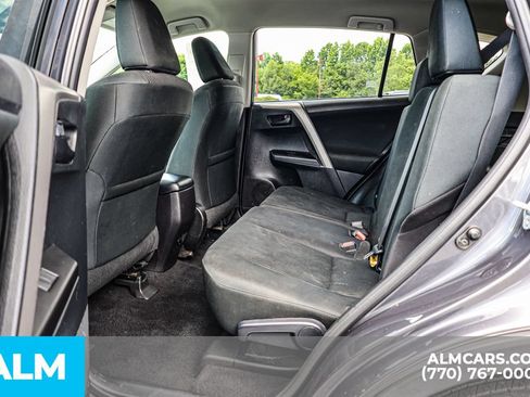 Used 2017 Toyota RAV4 LE w/ Carpet Mat Package AWD/4WD image 19