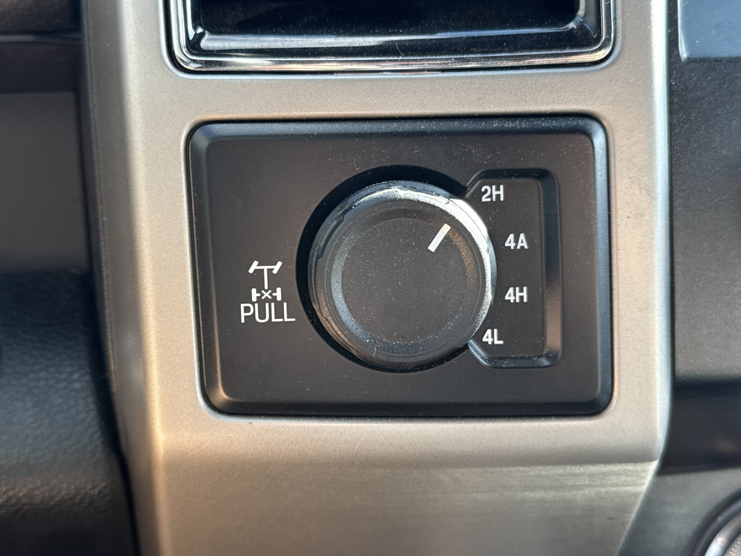 Used 2019 Ford F150 Lariat w/ Equipment Group 502A Luxury AWD/4WD image 33