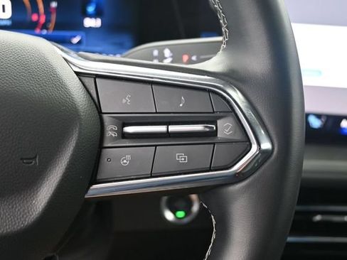 Used 2024 Chevrolet Traverse LT FWD image 34