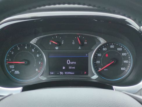 Used 2021 Chevrolet Traverse LT FWD image 32