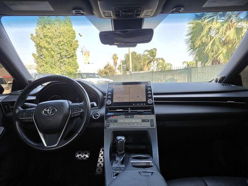 Used 2019 Toyota Avalon XSE w/ Preferred Accessory Package FWD image 5