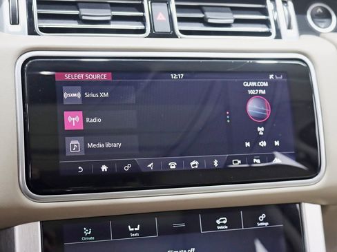 Used 2018 Land Rover Range Rover HSE image 22