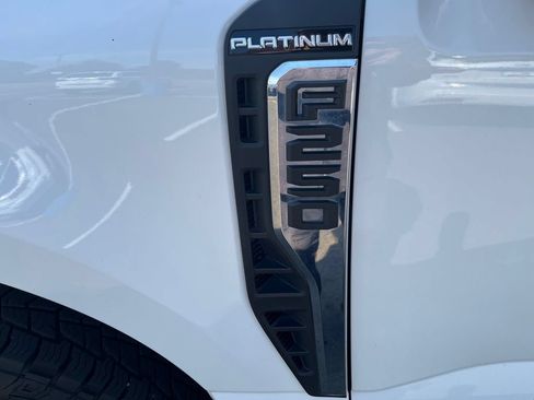 Used 2023 Ford F250 Platinum AWD/4WD image 36