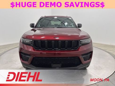 New 2025 Jeep Grand Cherokee Altitude AWD/4WD image 2