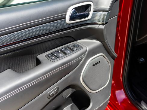 Used 2018 Jeep Grand Cherokee Trackhawk image 13