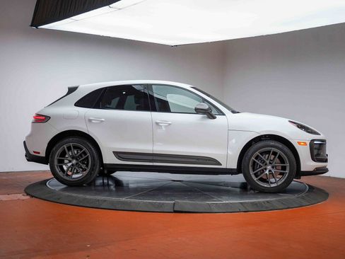 Used 2025 Porsche Macan Turbo image 9