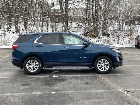 Used 2020 Chevrolet Equinox LT image 2