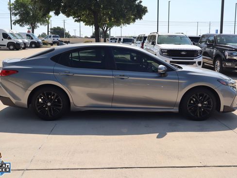 Used 2026 Toyota Camry SE w/ Convenience Package FWD image 2