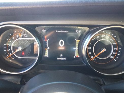 Used 2022 Jeep Gladiator Willys image 29