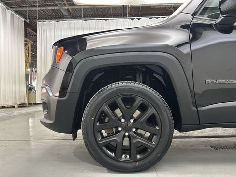 Used 2017 Jeep Renegade Altitude AWD/4WD image 21