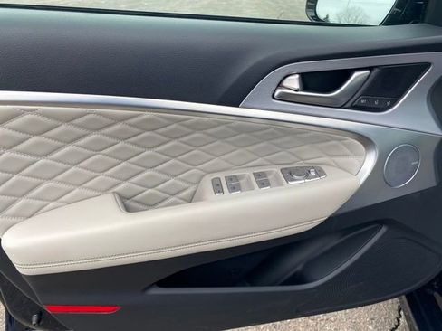 Used 2020 Genesis G70 2.0T w/ Prestige Package image 18