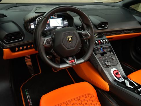 Used 2019 Lamborghini Huracan LP 580-2 RWD image 11