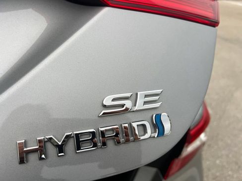Used 2020 Toyota Camry SE FWD image 19