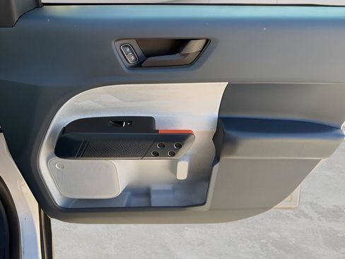 Used 2022 Ford Maverick XLT image 9