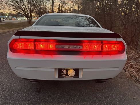 Used 2011 Dodge Challenger image 6