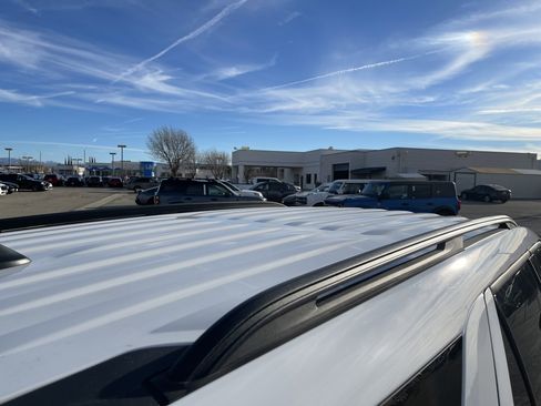 Used 2021 Ford Explorer XLT w/ Equipment Group 202A image 23