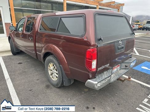 Used 2017 Nissan Frontier SV image 2