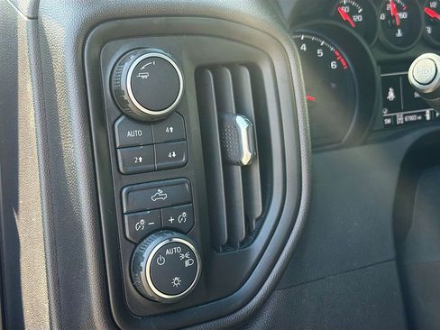 Used 2022 Chevrolet Silverado 1500 Custom Trail Boss image 10