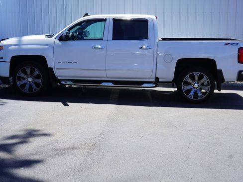 Used 2017 Chevrolet Silverado 1500 LTZ Z71 w/ LTZ Plus Package AWD/4WD image 3