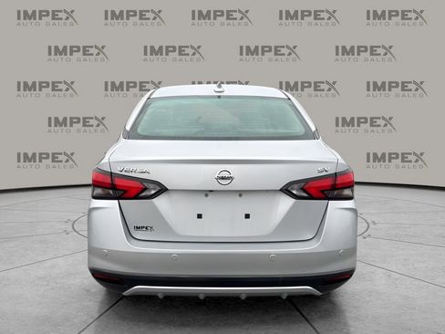 Used 2020 Nissan Versa SV image 4
