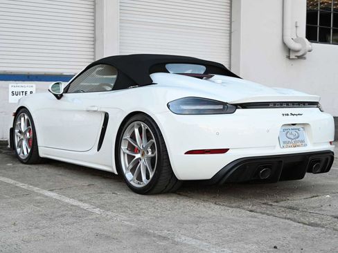 Used 2020 Porsche 718 Boxster Spyder image 8