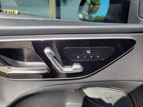 Used 2023 Mercedes-Benz C 300 Sedan image 17