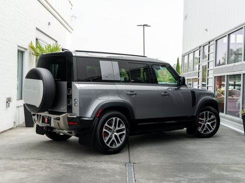 Used 2022 Land Rover Defender 110 X AWD/4WD image 7