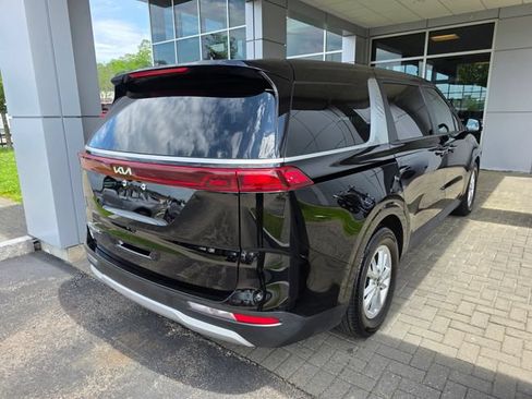 Used 2022 Kia Carnival LX FWD image 4