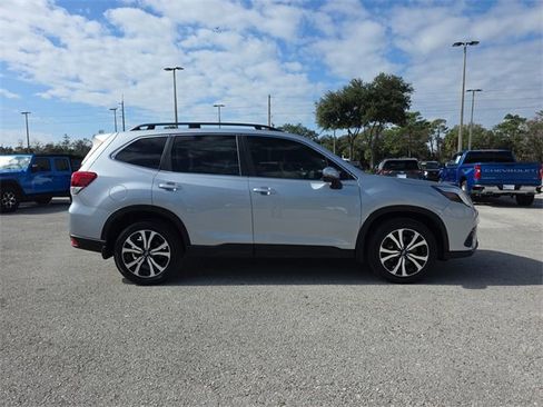 Used 2023 Subaru Forester Limited image 2