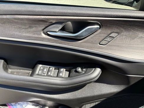 New 2025 Jeep Grand Cherokee Limited w/ Black Appearance Package image 12