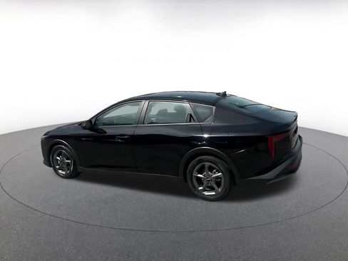 Used 2025 Kia K4 LXS image 10